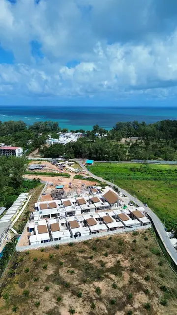 Amrits Luxury Villas — Расположение участка у моря, аэросъёмка, Най Янг и Май Као, Пхукет