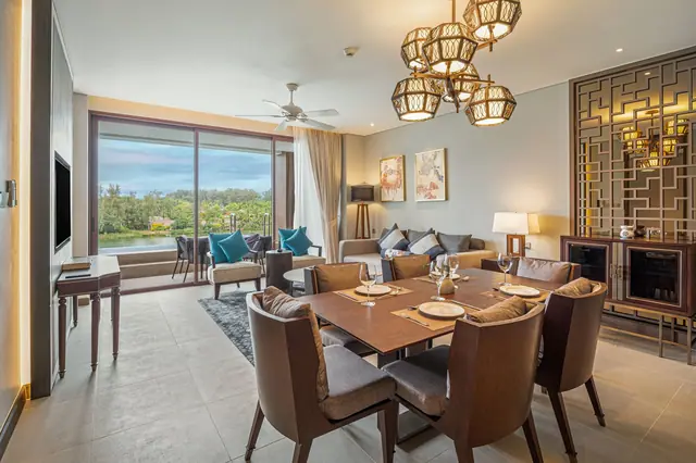 Angsana Oceanview Residences — Гостиная-столовая с видом на лагуну, Банг Тао и Лагуна, Пхукет