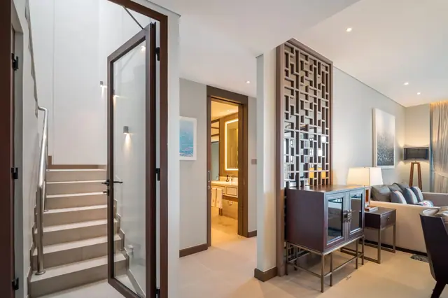 Angsana Oceanview Residences — Лестница между уровнями пентхауса, Банг Тао и Лагуна, Пхукет