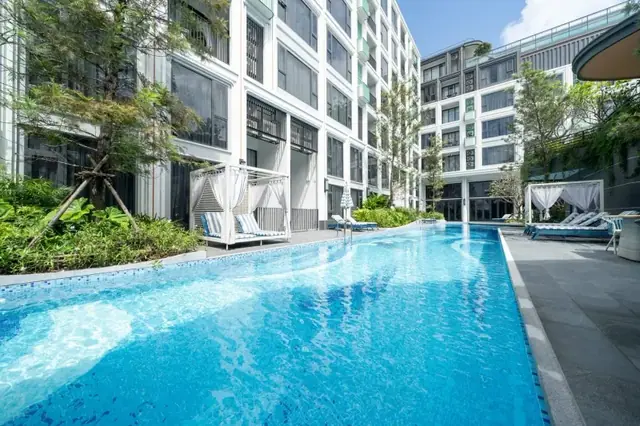 Bellevue Lagoon — Бассейн во внутреннем дворе, Банг Тао и Лагуна, Пхукет
