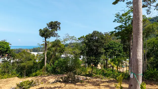 Botanica Montazure — Вид с участка на горы, Камала и Сурин, Пхукет