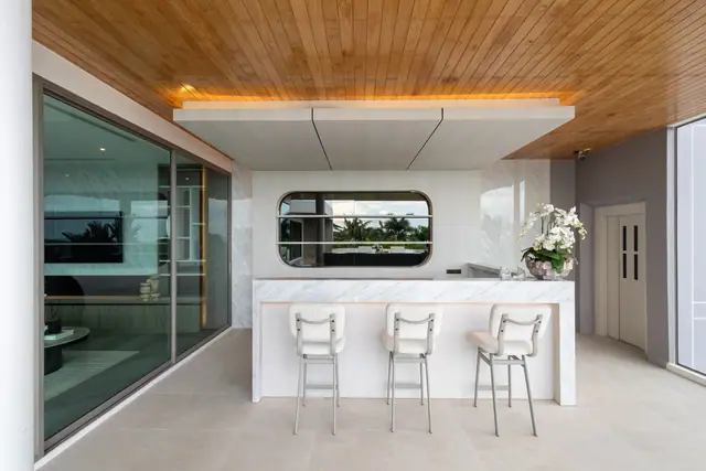 Grand Sea Through Luxury Villas — Кухня с барной стойкой, Раваи и Най Харн, Пхукет