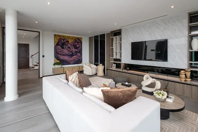 Grand Sea Through Luxury Villas — Гостиная с медиастеной, Раваи и Най Харн, Пхукет
