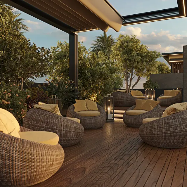 Hennessy Residence Karon — Плетёные кресла на деревянной террасе, Карон и Ката, Пхукет