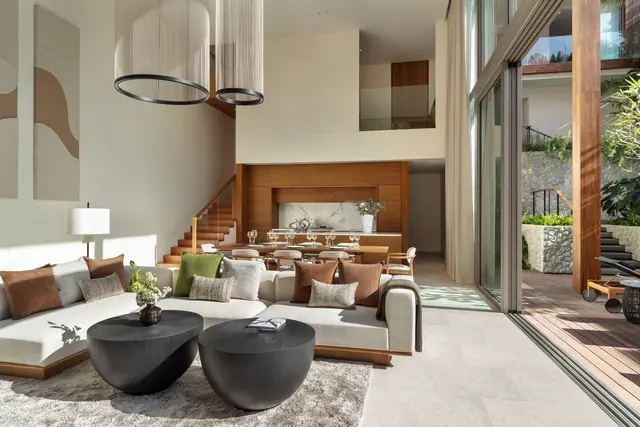 Kiara Reserve Residence Villas — Гостиная с двойным светом · вилла 4 спальни, Лаян, Пхукет