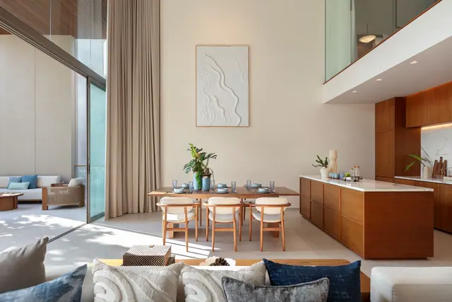 Kiara Reserve Residences — Столовая и кухня дуплекса, Лаян, Пхукет