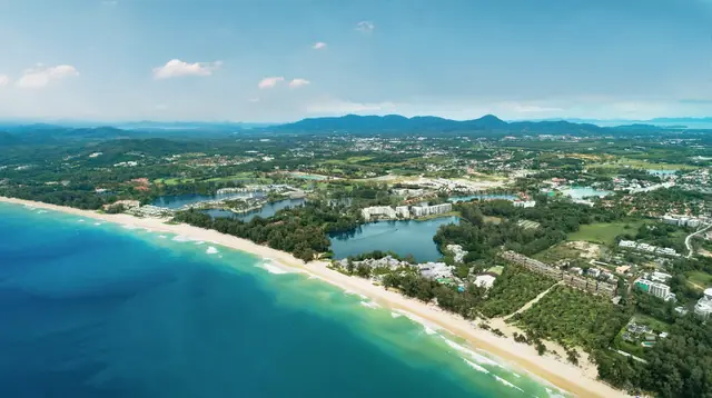 Laguna Beach Residences Reef — Аэросъёмка побережья Банг Тао, Банг Тао и Лагуна, Пхукет