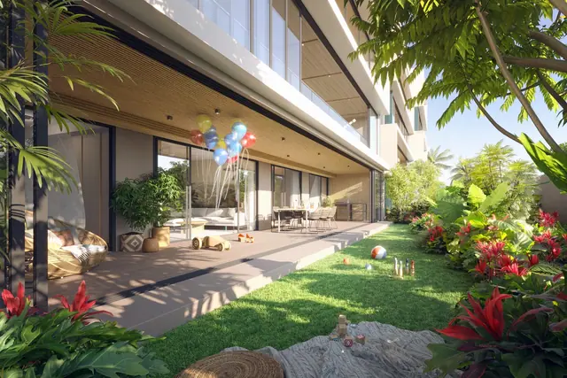 Laguna Beach Residences Reef — Ланай с тропическим садом · 3 спальни, 131–134 м², Банг Тао и Лагуна, Пхукет