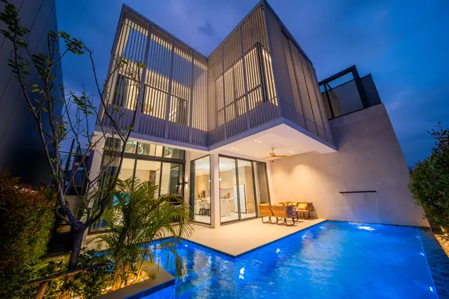 Larimar Villas — Вилла вечером, Чалонг, Пхукет