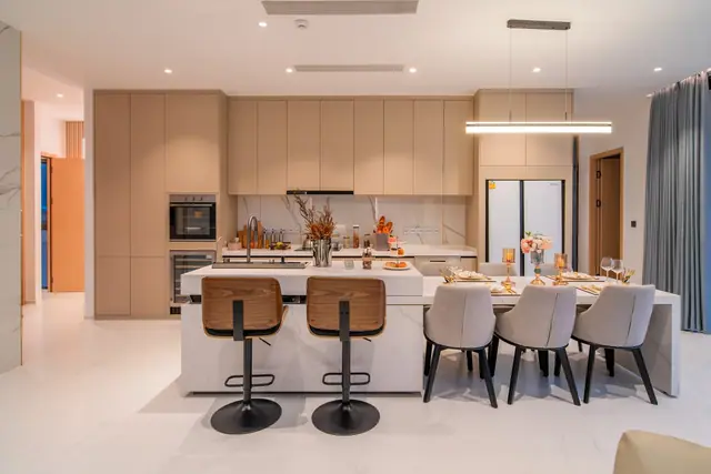 Larimar Villas — Кухня и обеденная зона, Чалонг, Пхукет