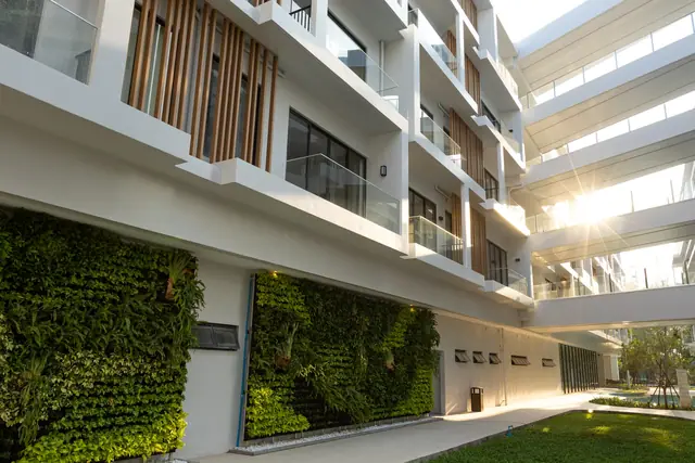 Laya Resort Phuket — Вертикальный сад, Лаян, Пхукет