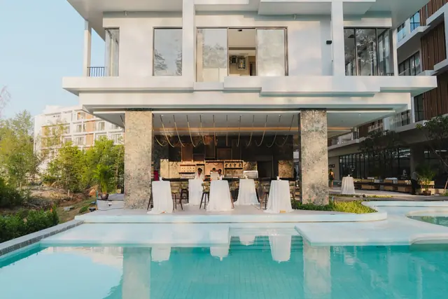 Laya Resort Phuket — Бар у бассейна, Лаян, Пхукет