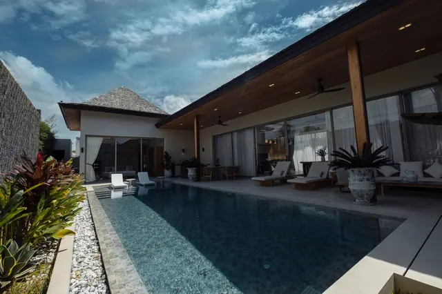 Layan Lucky Villas II — Бассейн вдоль виллы, Лаян, Пхукет