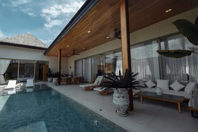 Layan Lucky Villas II — Бассейн и лежаки, Лаян, Пхукет
