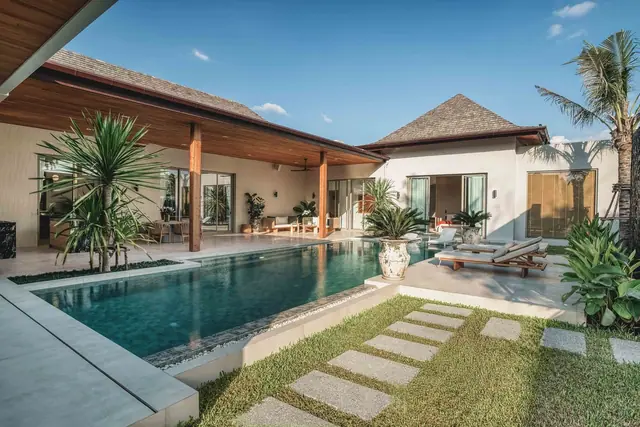 Layan Lucky Villas II — Бассейн и дорожка в сад, Лаян, Пхукет