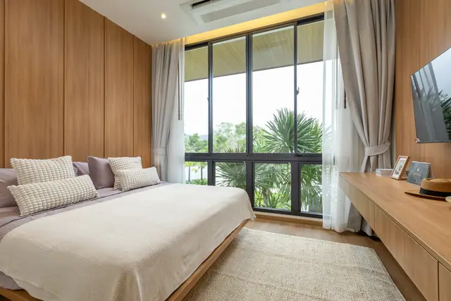 Mouana Grande Chalong Bay — Спальня с телевизором, Чалонг, Пхукет