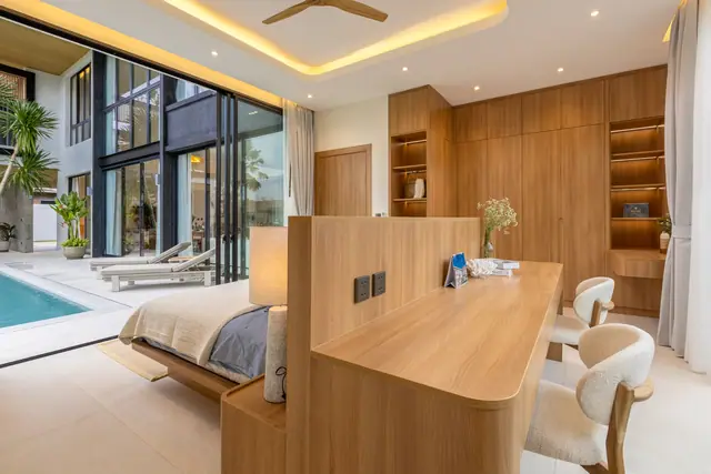 Mouana Grande Chalong Bay — Спальня с рабочим местом и видом на бассейн, Чалонг, Пхукет