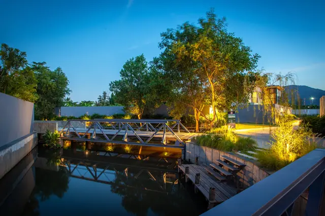 Riverhouse Phuket — Мост через канал вечером, Банг Тао и Лагуна, Пхукет