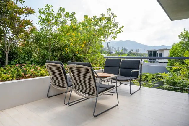 Riverhouse Phuket — Терраса на кровле с креслами, Банг Тао и Лагуна, Пхукет
