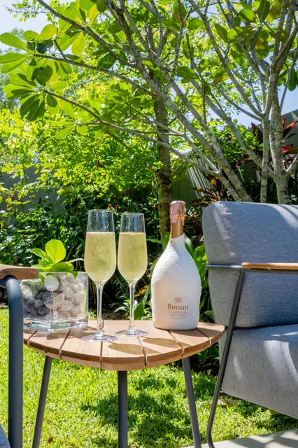 Riverhouse Phuket — Столик с шампанским в саду, Банг Тао и Лагуна, Пхукет