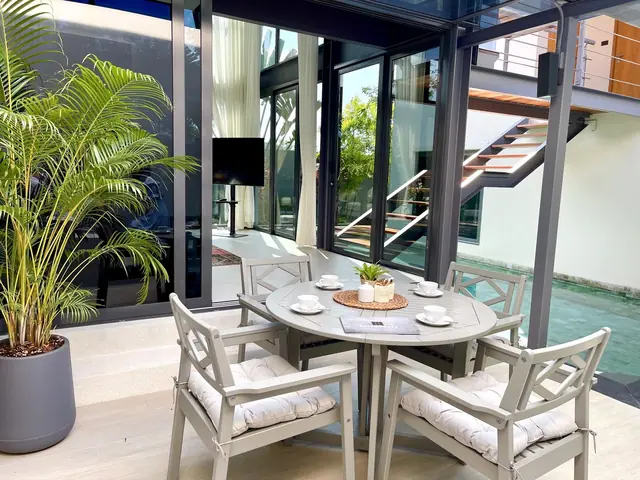 Riverhouse Phuket — Обеденный стол у бассейна, Банг Тао и Лагуна, Пхукет