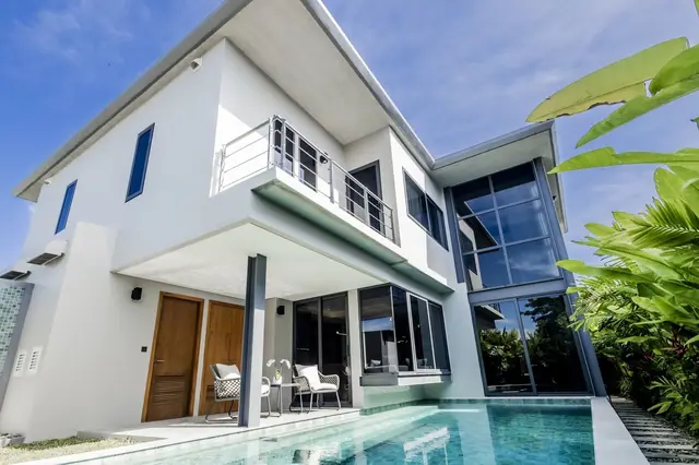 Riverhouse Phuket — Фасад виллы и бассейн, Банг Тао и Лагуна, Пхукет