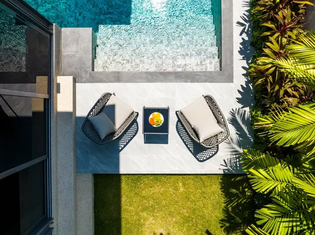 Riverhouse Phuket — Лежаки у бассейна сверху, Банг Тао и Лагуна, Пхукет