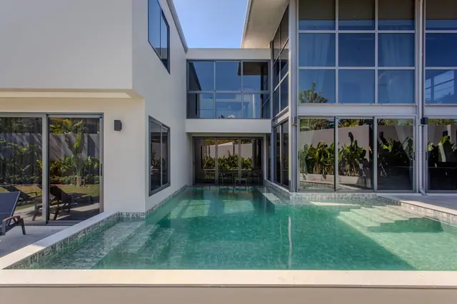 Riverhouse Phuket — Бассейн во внутреннем дворе, Банг Тао и Лагуна, Пхукет
