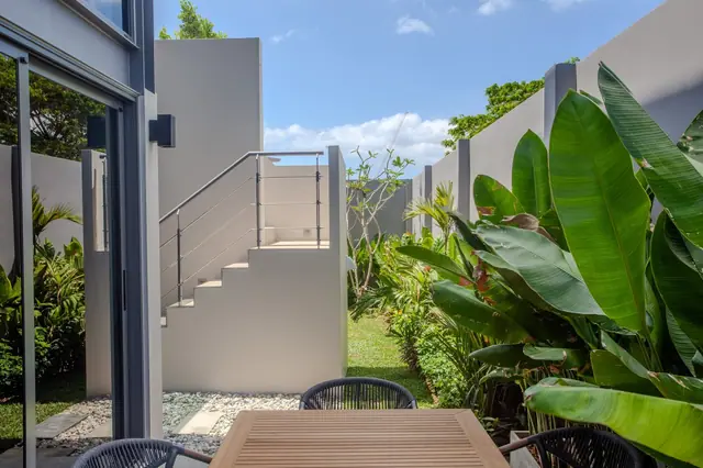 Riverhouse Phuket — Лестница и сад, Банг Тао и Лагуна, Пхукет