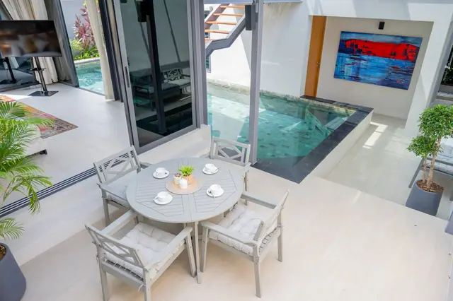 Riverhouse Phuket — Обеденный стол у бассейна, Банг Тао и Лагуна, Пхукет