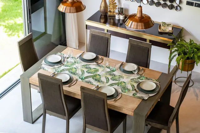 Riverhouse Phuket — Сервированный стол, Банг Тао и Лагуна, Пхукет