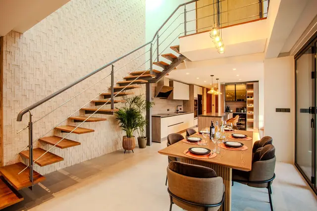 Riverhouse Phuket — Столовая и лестница, Банг Тао и Лагуна, Пхукет