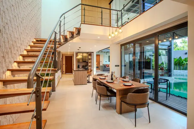 Riverhouse Phuket — Столовая и лестница, Банг Тао и Лагуна, Пхукет