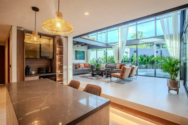Riverhouse Phuket — Гостиная-столовая, Банг Тао и Лагуна, Пхукет