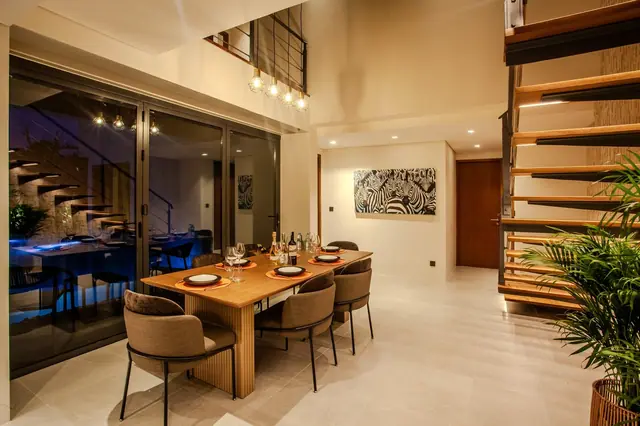 Riverhouse Phuket — Столовая и лестница, Банг Тао и Лагуна, Пхукет