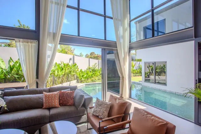 Riverhouse Phuket — Гостиная с видом на бассейн, Банг Тао и Лагуна, Пхукет