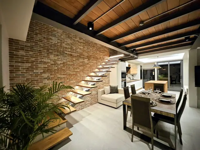 Riverhouse Phuket — Гостиная и лестница, Банг Тао и Лагуна, Пхукет