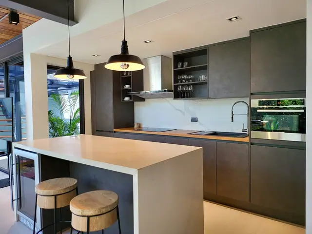 Riverhouse Phuket — Кухня с островом, Банг Тао и Лагуна, Пхукет
