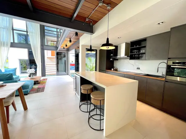 Riverhouse Phuket — Кухня с барной стойкой, Банг Тао и Лагуна, Пхукет