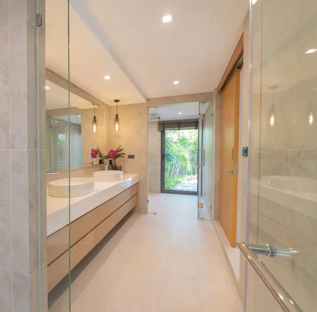 Riverhouse Phuket — Ванная и коридор, Банг Тао и Лагуна, Пхукет