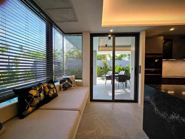 Riverhouse Phuket — Диван у окна, Банг Тао и Лагуна, Пхукет