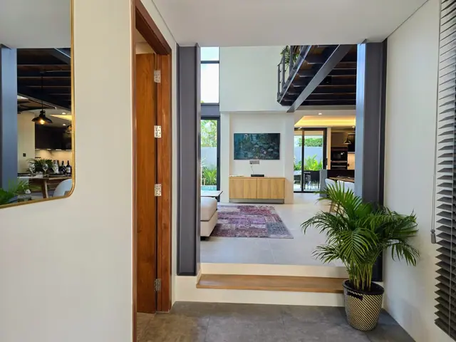 Riverhouse Phuket — Коридор и гостиная, Банг Тао и Лагуна, Пхукет