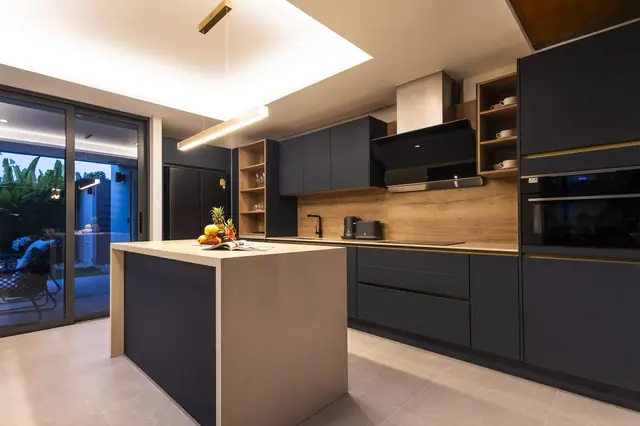Riverhouse Phuket — Кухня с островом, Банг Тао и Лагуна, Пхукет