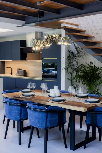 Riverhouse Phuket — Столовая с люстрой, Банг Тао и Лагуна, Пхукет