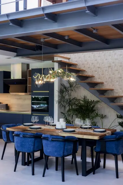 Riverhouse Phuket — Столовая и лестница, Банг Тао и Лагуна, Пхукет