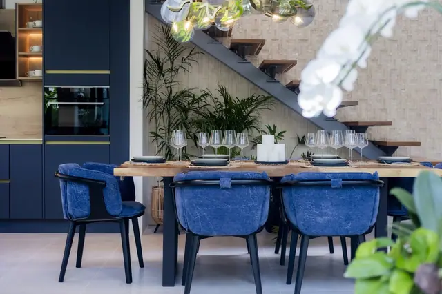 Riverhouse Phuket — Столовая и лестница, Банг Тао и Лагуна, Пхукет