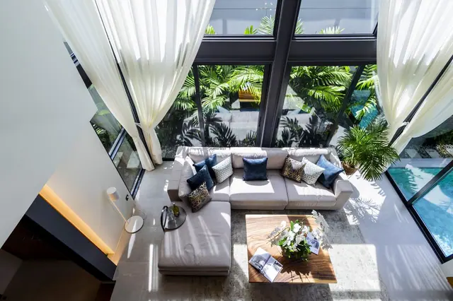 Riverhouse Phuket — Вид с антресоли на гостиную, Банг Тао и Лагуна, Пхукет