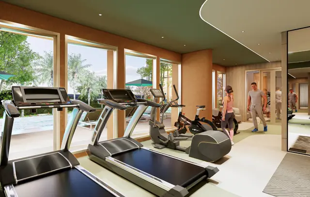 Saint Tropez Naithon — Фитнес-зал: кардиозона у окон, Лаян, Пхукет