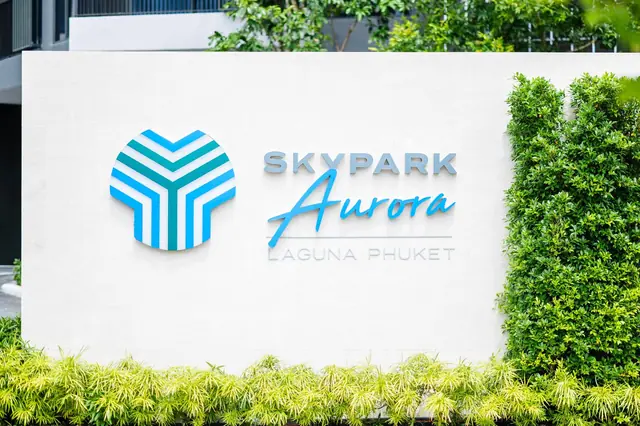 Skypark Aurora — Вывеска Skypark Aurora, Банг Тао и Лагуна, Пхукет