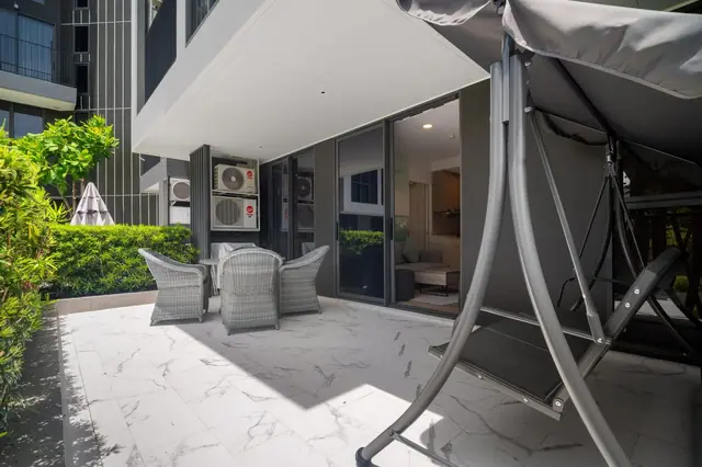 Skypark Aurora — Квартира 2A-2 · 2 спальни, 40 м² · первый этаж с садом, Банг Тао и Лагуна, Пхукет